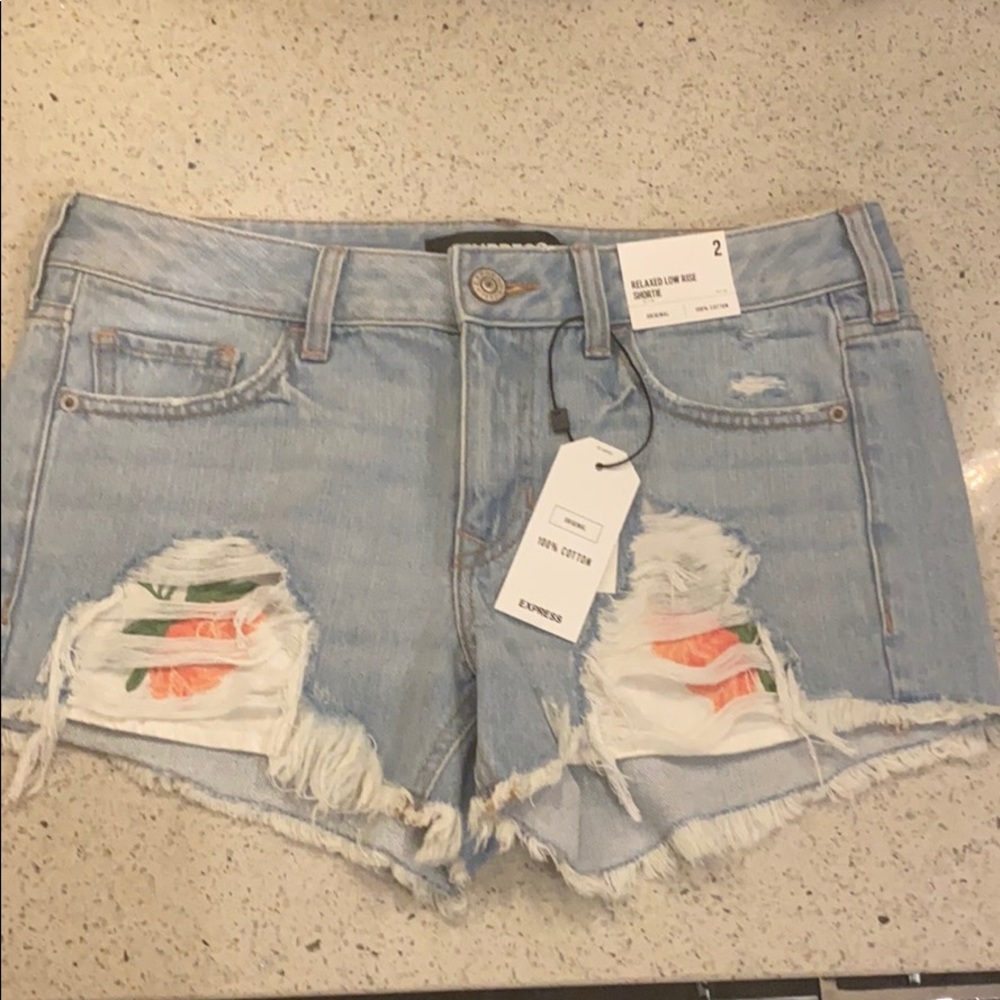 Express Relax Low Rise Short NWT